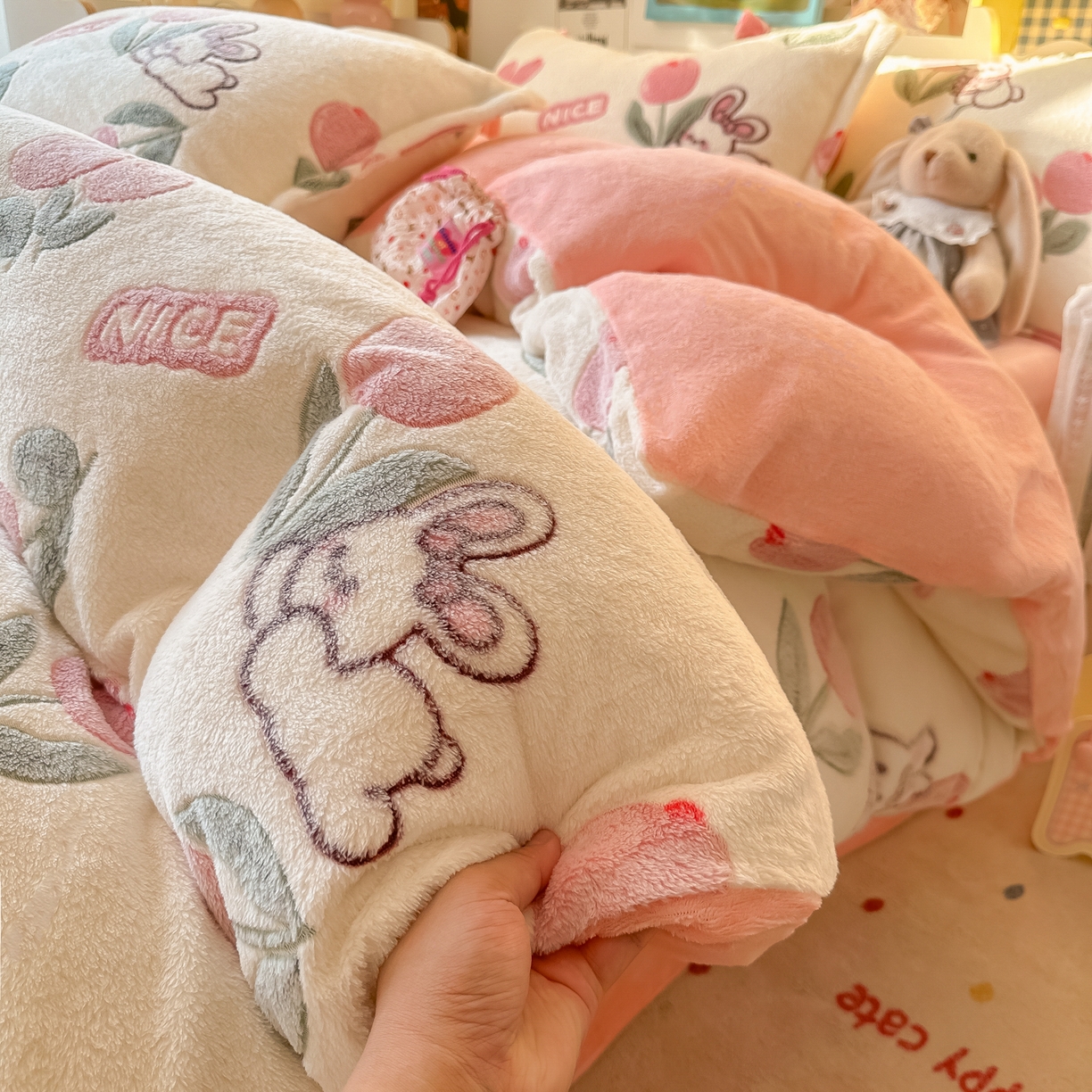 91家纺网 家纺一手货源 找家纺 韩巢家纺 2025新款高克重雪花绒牛奶绒四件套系列 郁金香