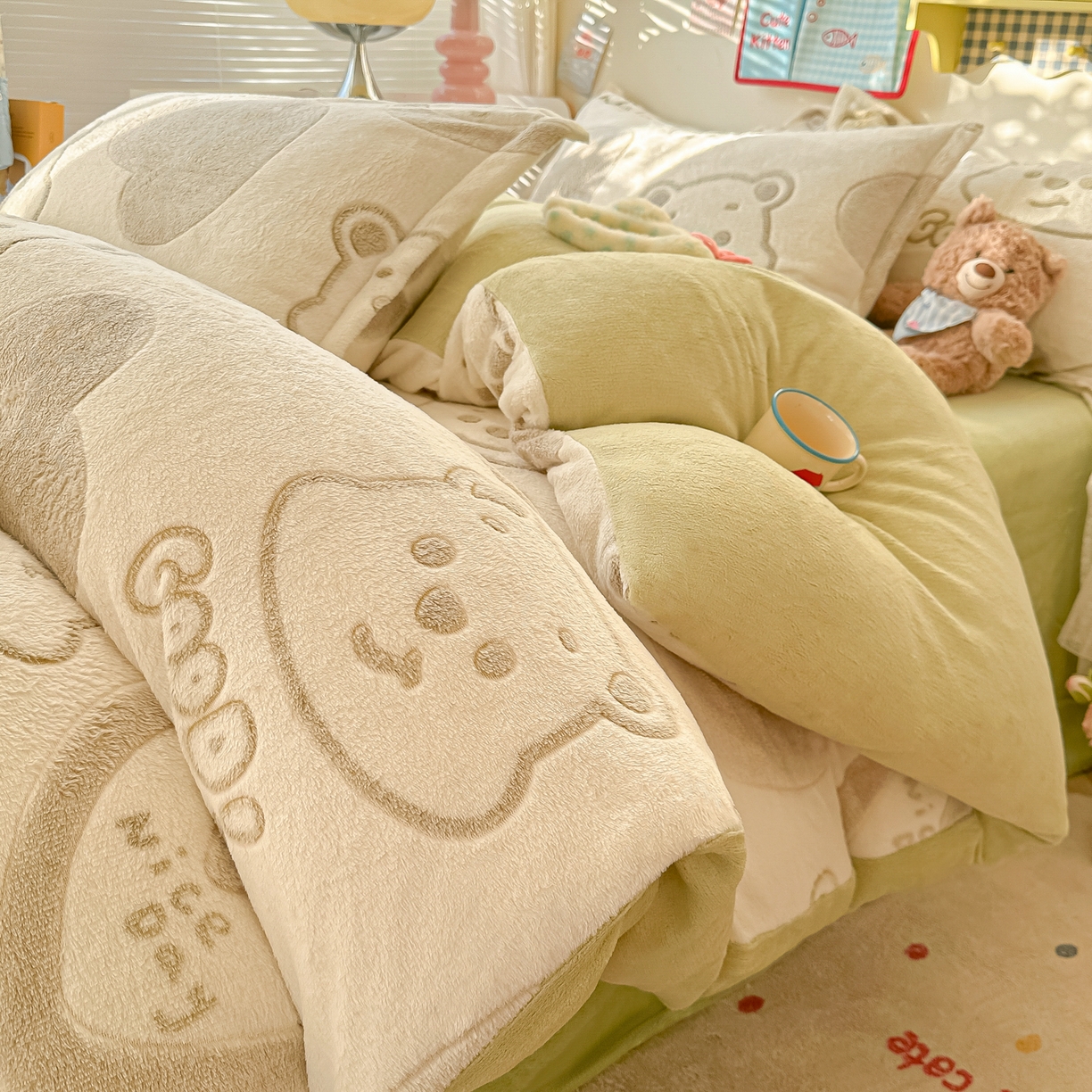 韩巢家纺 2025新款高克重雪花绒牛奶绒四件套系列 爱心熊（绿）