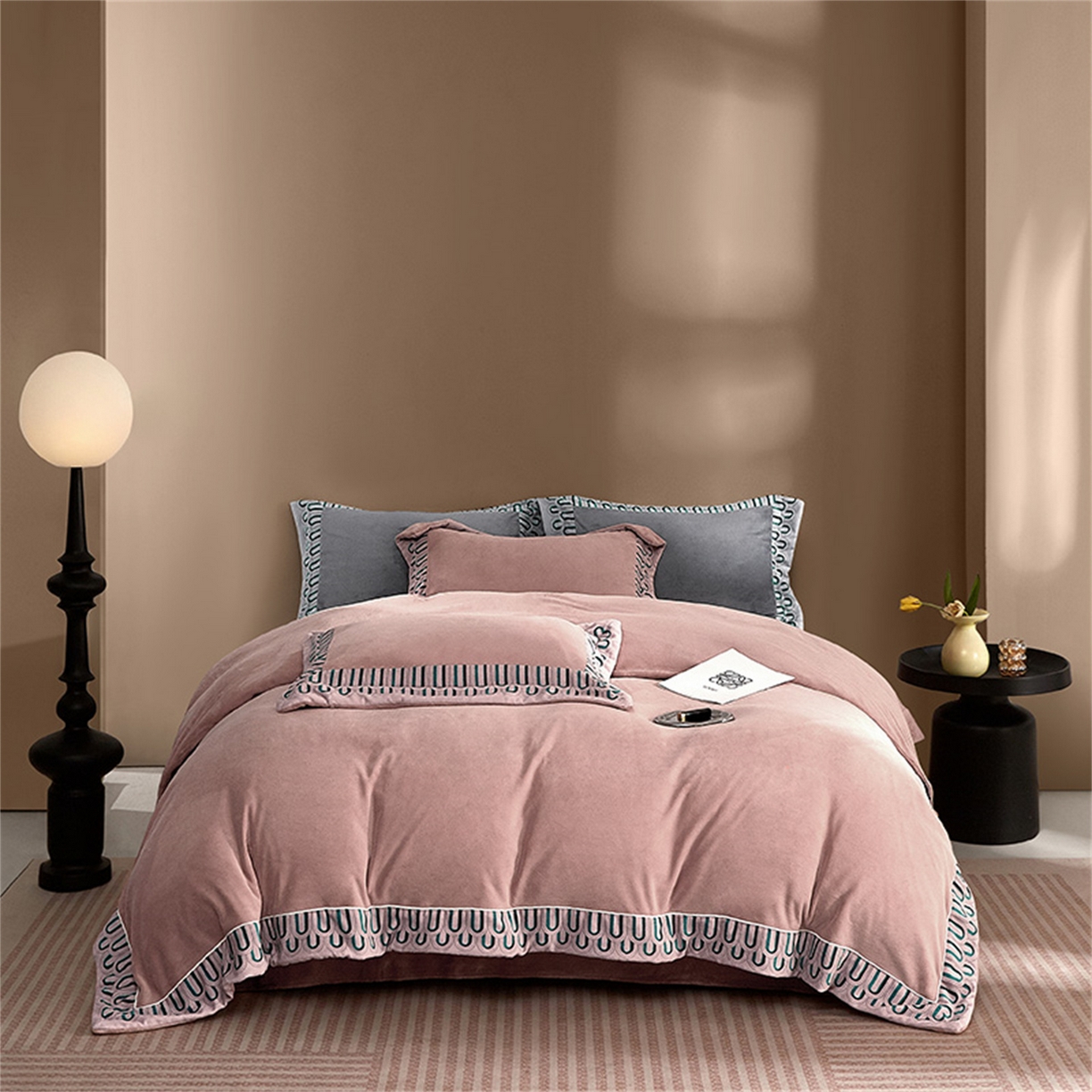 91家纺网 家纺一手货源 找家纺 （总）芯丝路枕业 2025新款蚕丝棉四件套系列-奈儿日耳曼以弗所系列