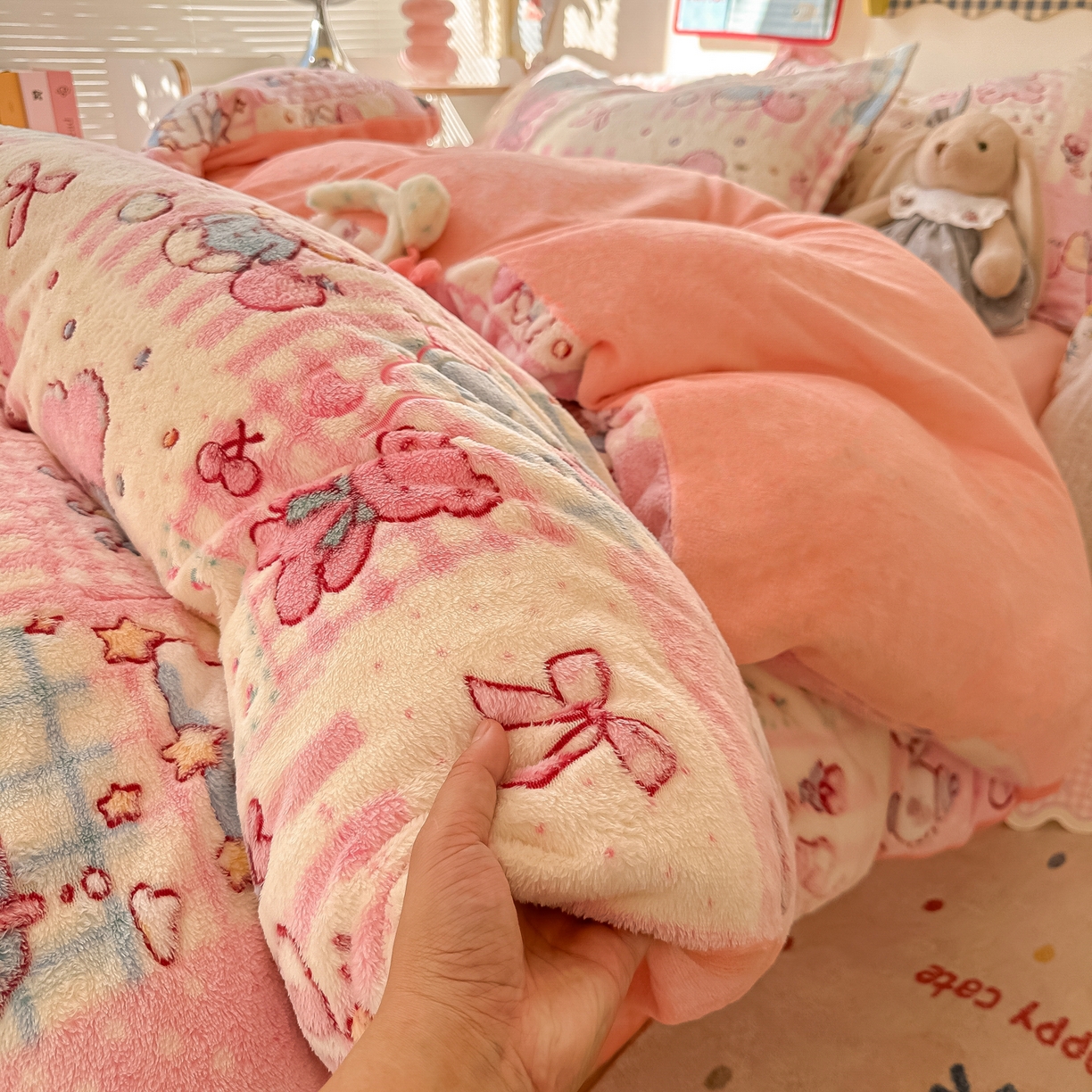 91家纺网 家纺一手货源 找家纺 韩巢家纺 2025新款高克重雪花绒牛奶绒四件套系列 巴丽娜