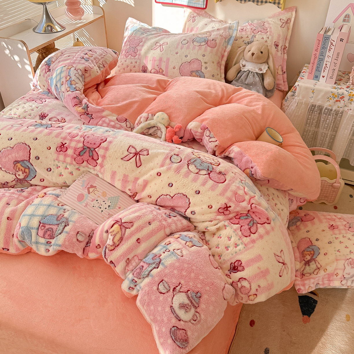 91家纺网 家纺一手货源 找家纺 韩巢家纺 2025新款高克重雪花绒牛奶绒四件套系列 巴丽娜