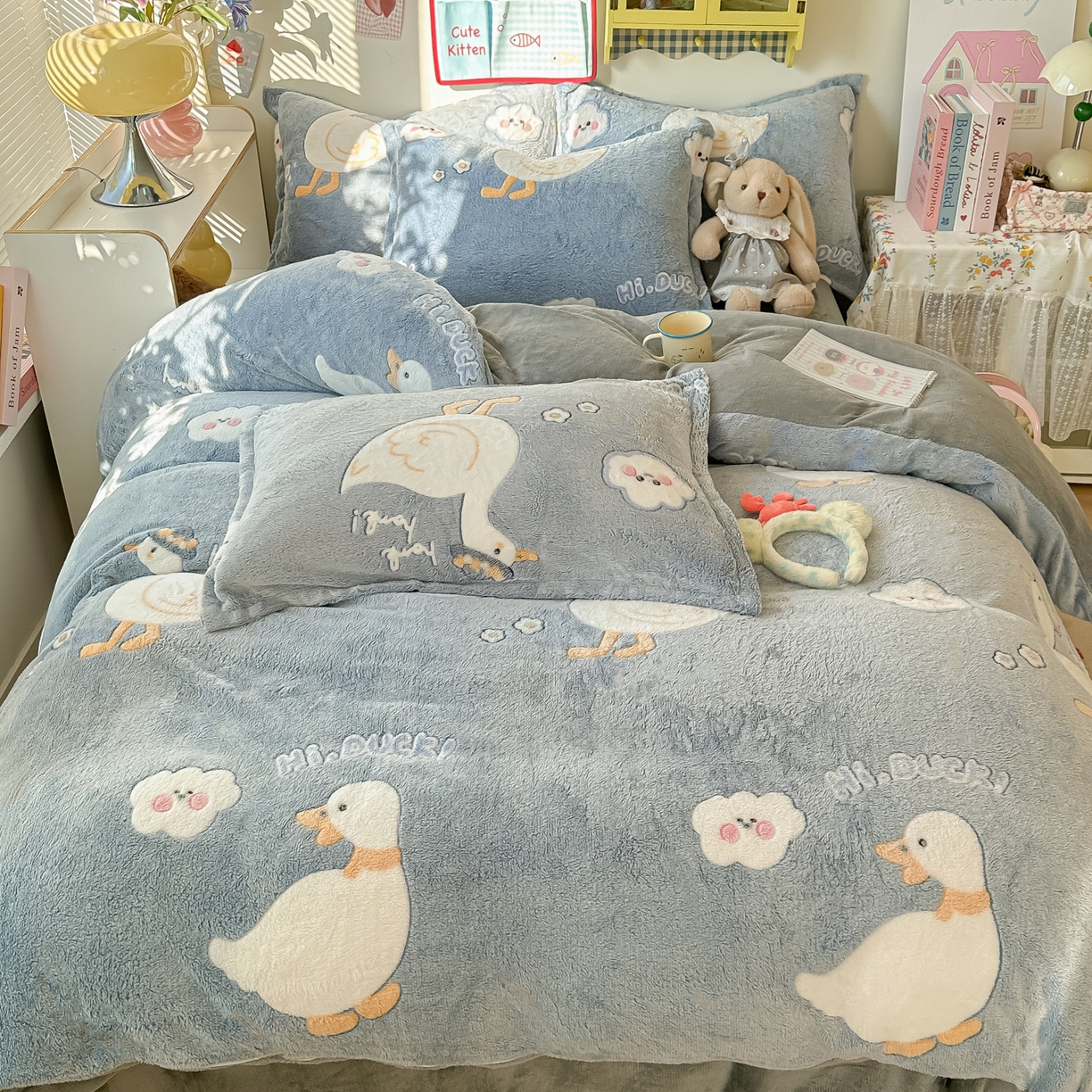 91家纺网 家纺一手货源 找家纺 韩巢家纺 2025新款高克重雪花绒牛奶绒四件套系列 大白鹅