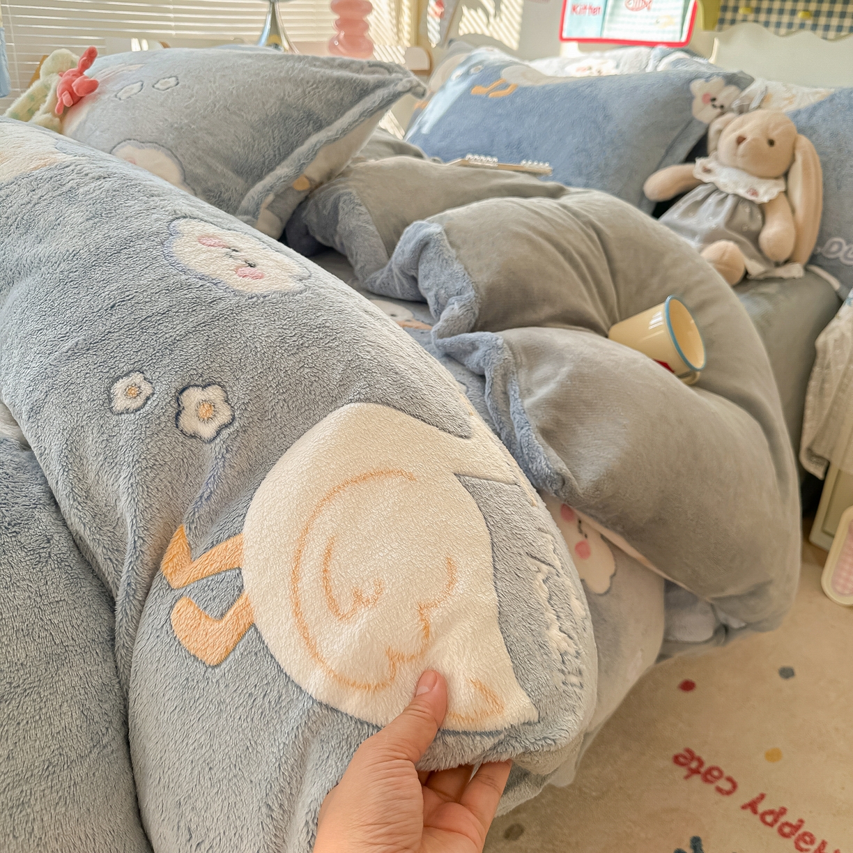 91家纺网 家纺一手货源 找家纺 韩巢家纺 2025新款高克重雪花绒牛奶绒四件套系列 大白鹅