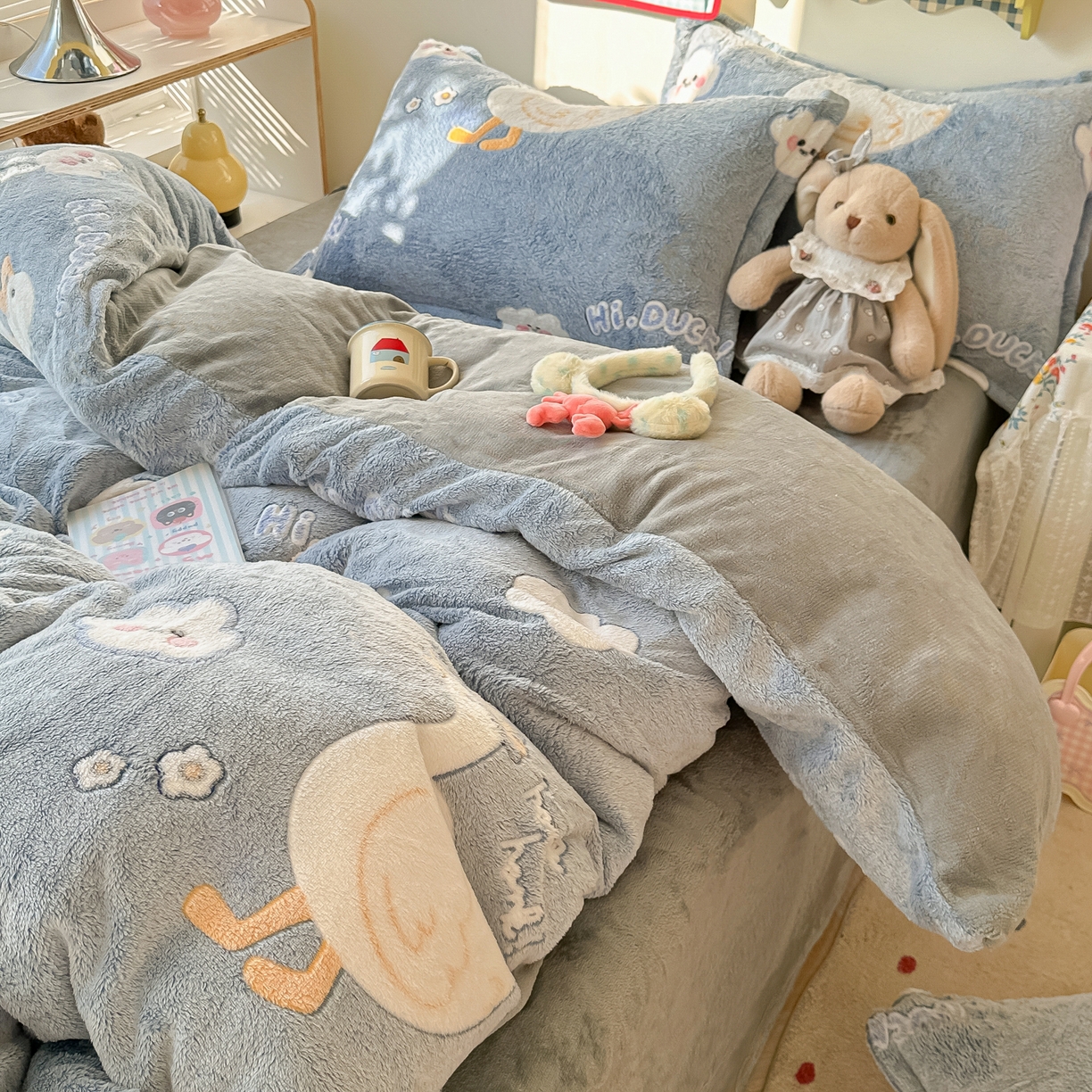 91家纺网 家纺一手货源 找家纺 韩巢家纺 2025新款高克重雪花绒牛奶绒四件套系列 大白鹅