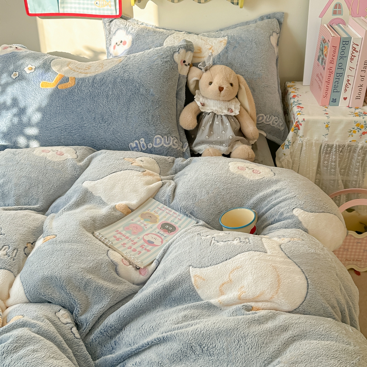 91家纺网 家纺一手货源 找家纺 韩巢家纺 2025新款高克重雪花绒牛奶绒四件套系列 大白鹅