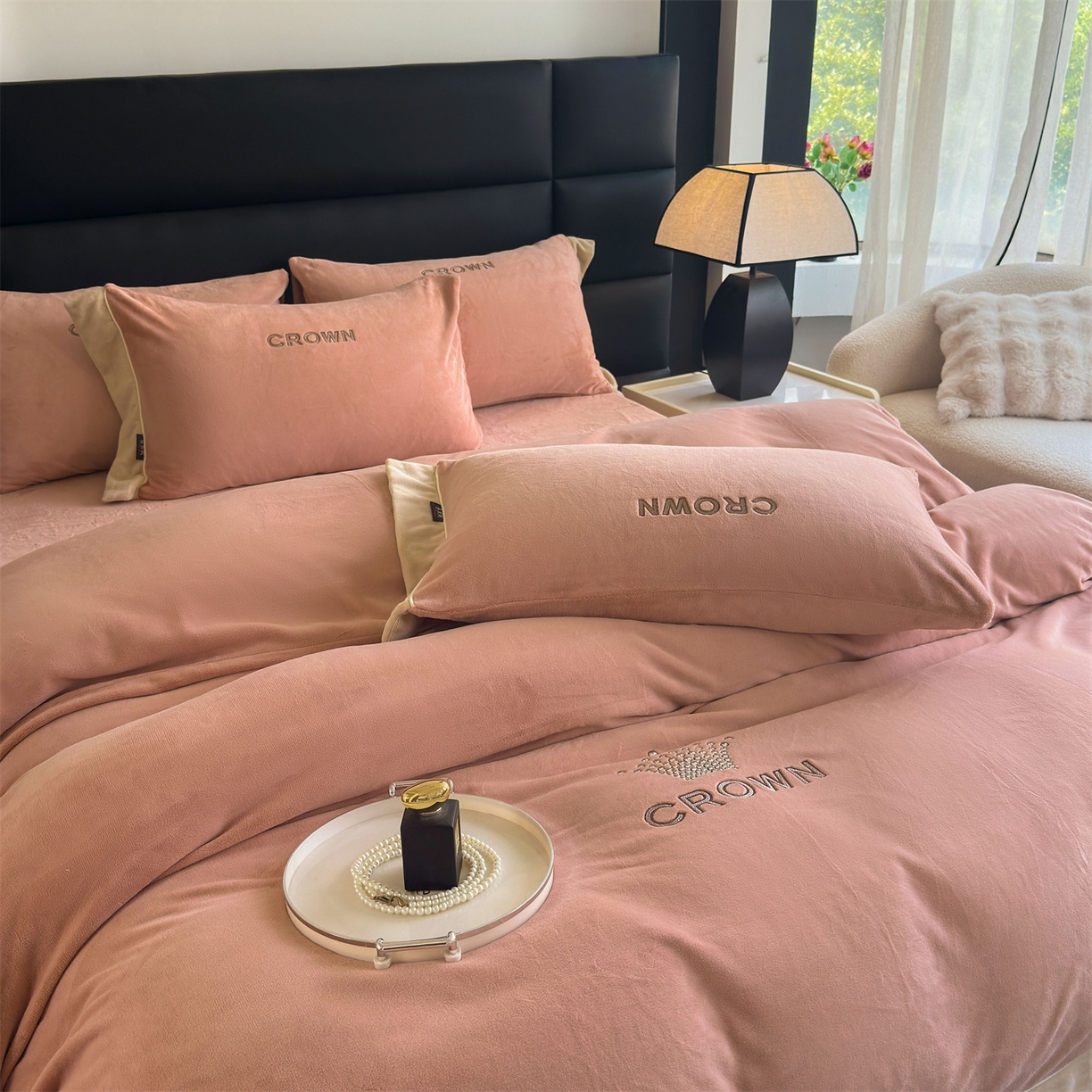 91家纺网 家纺一手货源 找家纺 （总）芯丝路枕业 2025新款蚕丝棉四件套系列-嘉柏丽系列