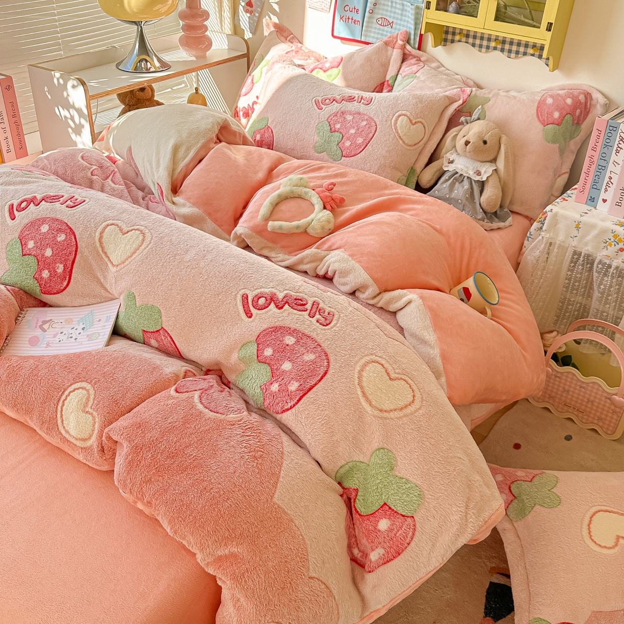 91家纺网 家纺一手货源 找家纺 韩巢家纺 2025新款高克重雪花绒牛奶绒四件套系列 蝶雅