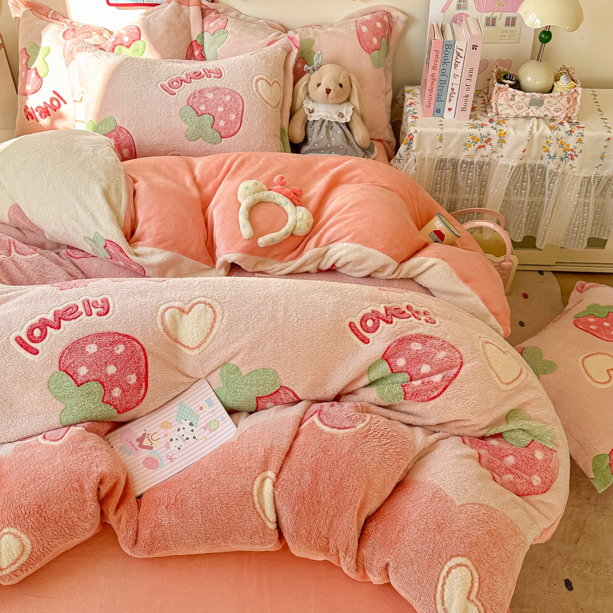 91家纺网 家纺一手货源 找家纺 韩巢家纺 2025新款高克重雪花绒牛奶绒四件套系列 蝶雅