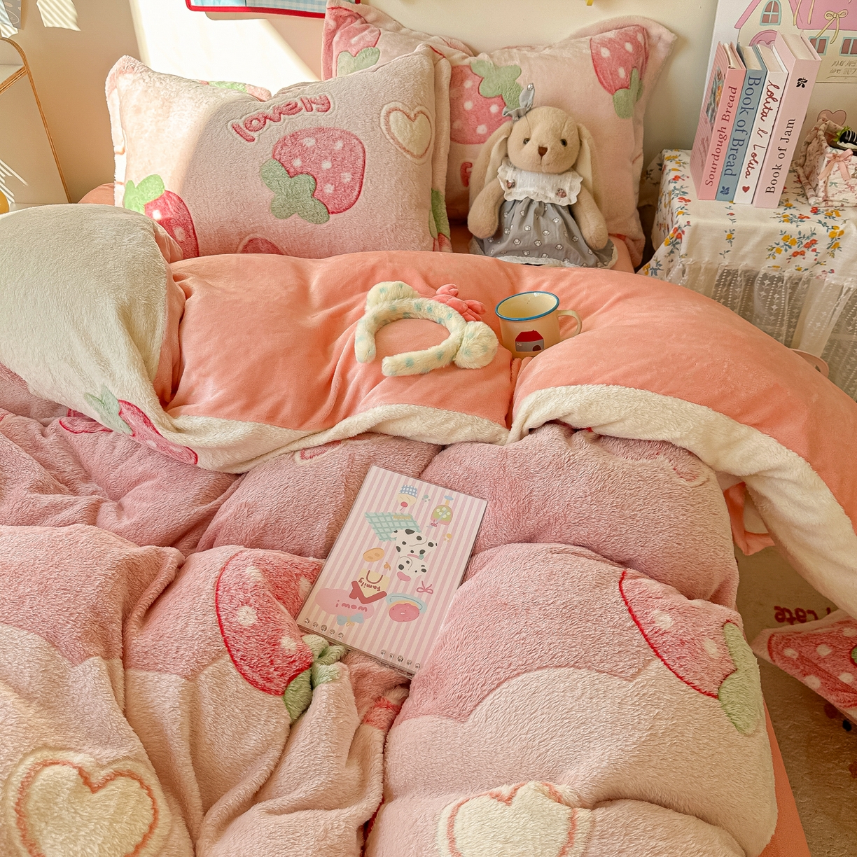 91家纺网 家纺一手货源 找家纺 韩巢家纺 2025新款高克重雪花绒牛奶绒四件套系列 蝶雅