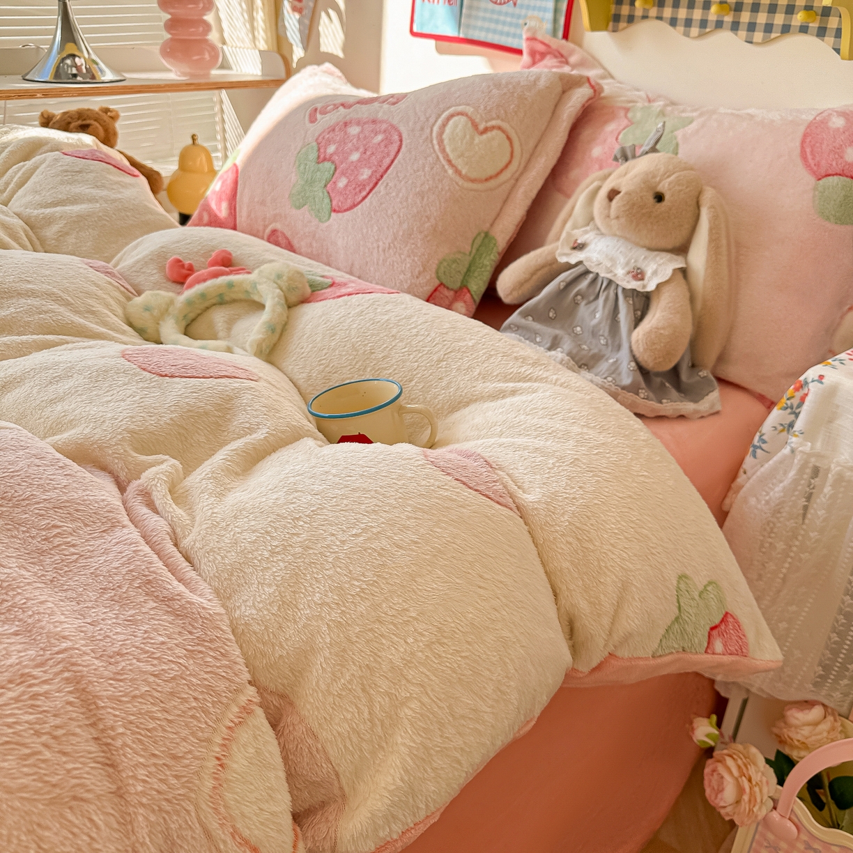 91家纺网 家纺一手货源 找家纺 韩巢家纺 2025新款高克重雪花绒牛奶绒四件套系列 蝶雅