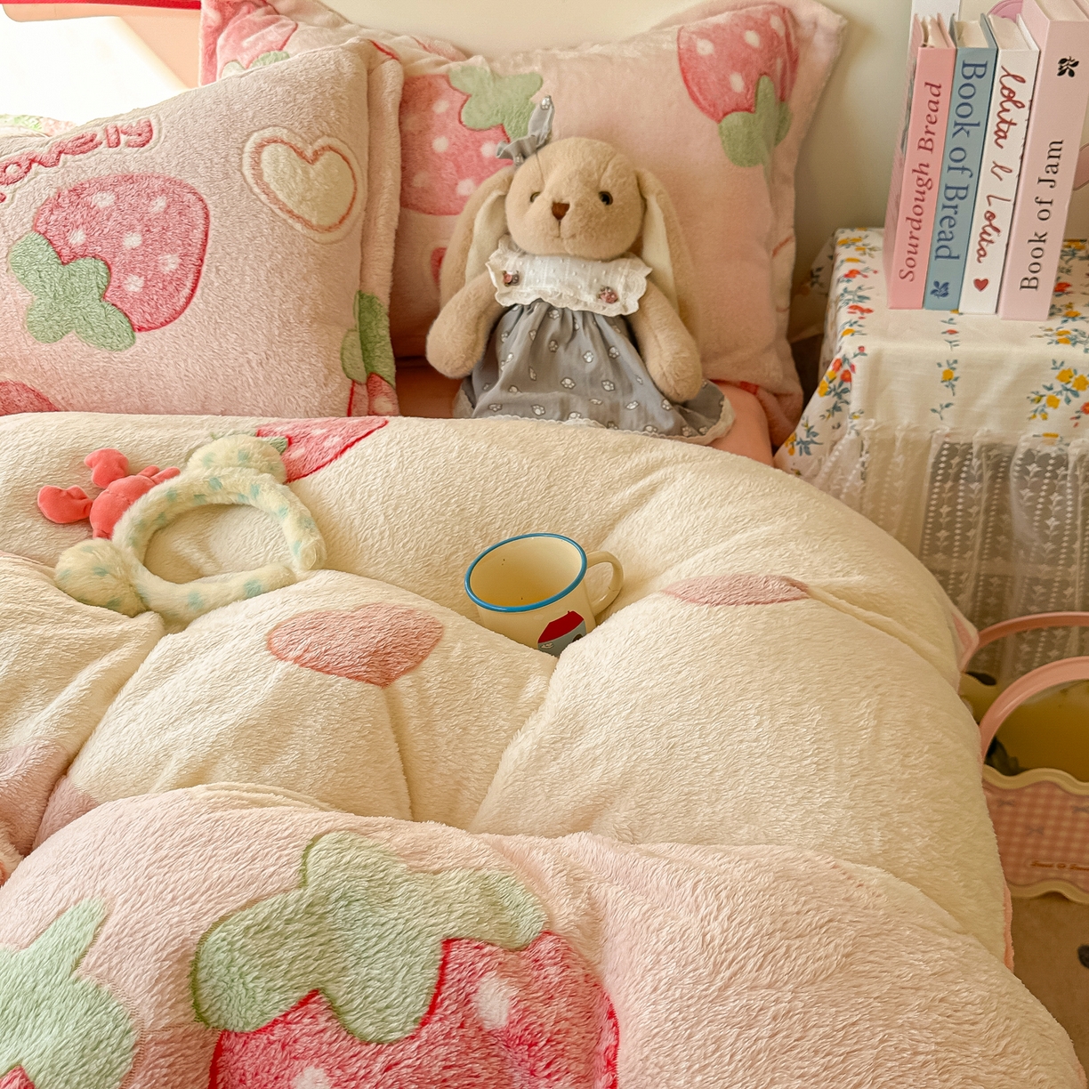 91家纺网 家纺一手货源 找家纺 韩巢家纺 2025新款高克重雪花绒牛奶绒四件套系列 蝶雅