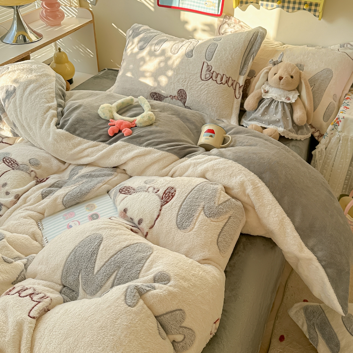 91家纺网 家纺一手货源 找家纺 韩巢家纺 2025新款高克重雪花绒牛奶绒四件套系列 米菲