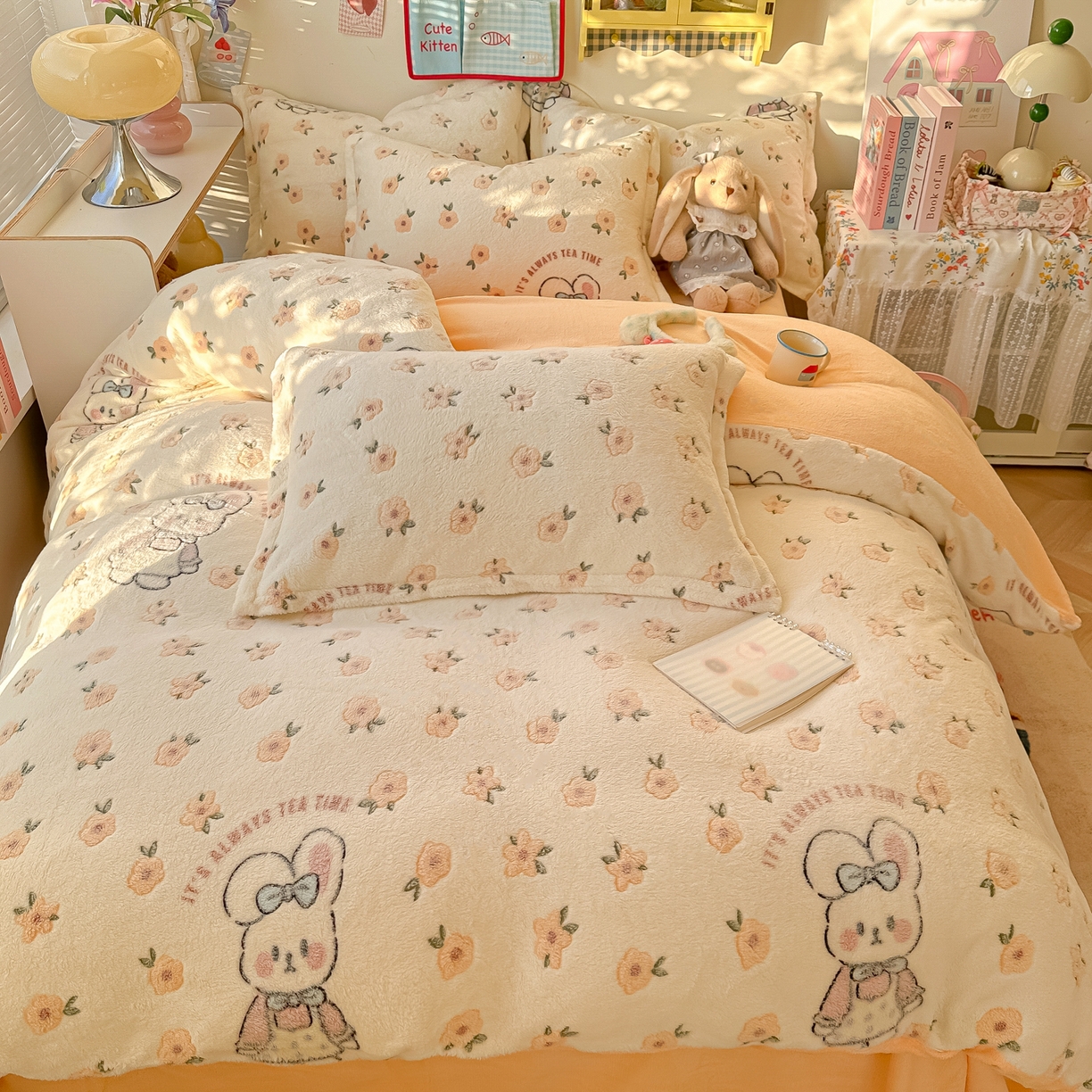 91家纺网 家纺一手货源 找家纺 韩巢家纺 2025新款高克重雪花绒牛奶绒四件套系列 田园兔（黄）