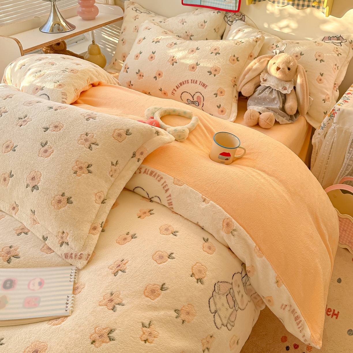 91家纺网 家纺一手货源 找家纺 韩巢家纺 2025新款高克重雪花绒牛奶绒四件套系列 田园兔（黄）