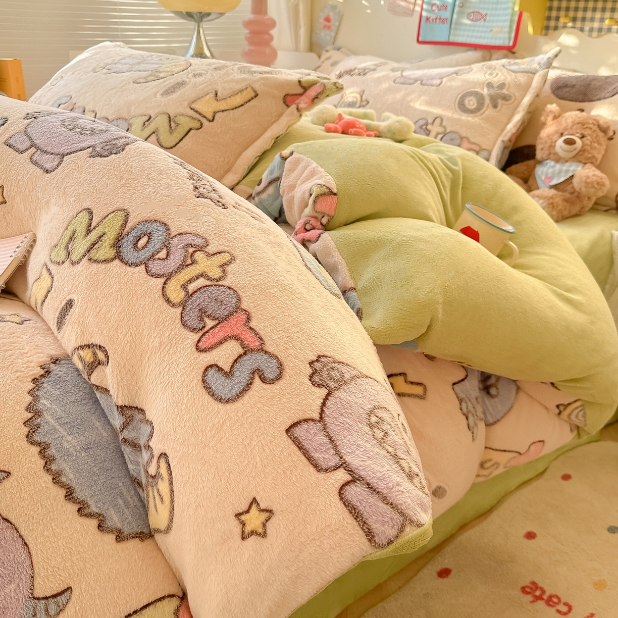 韩巢家纺 2025新款高克重雪花绒牛奶绒四件套系列 小怪兽