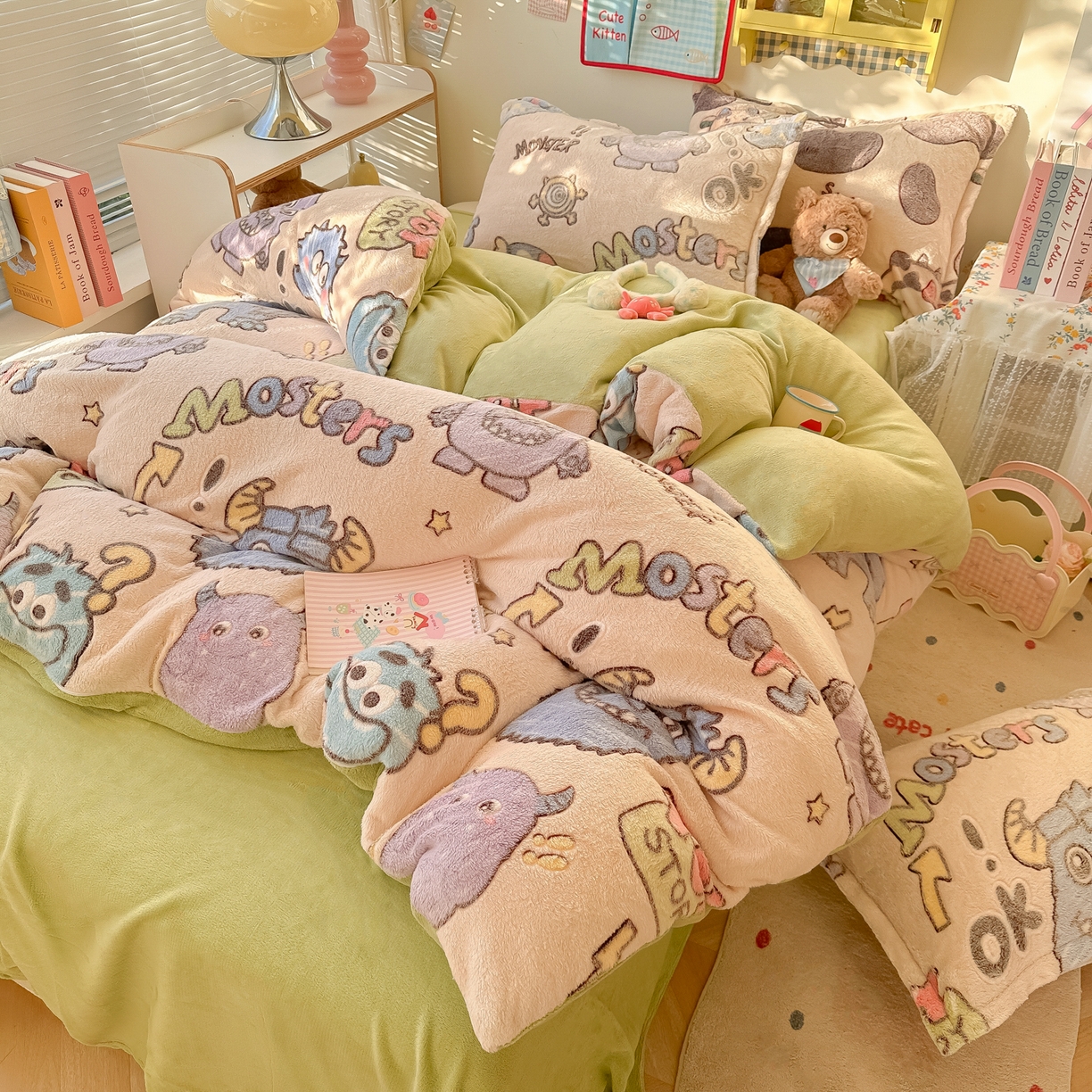 91家纺网 家纺一手货源 找家纺 韩巢家纺 2025新款高克重雪花绒牛奶绒四件套系列 小怪兽