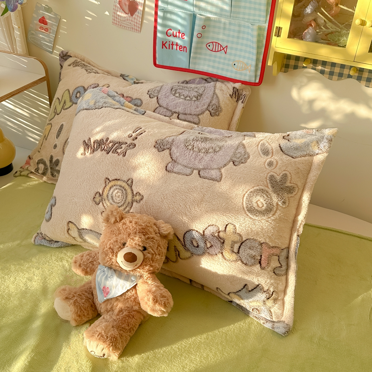 91家纺网 家纺一手货源 找家纺 韩巢家纺 2025新款高克重雪花绒牛奶绒四件套系列 小怪兽