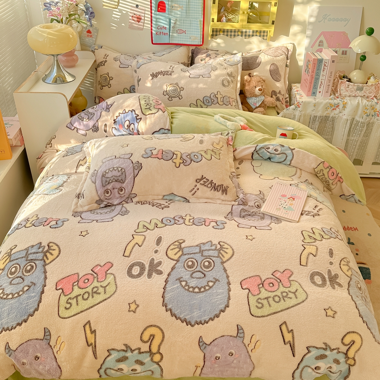 91家纺网 家纺一手货源 找家纺 韩巢家纺 2025新款高克重雪花绒牛奶绒四件套系列 小怪兽