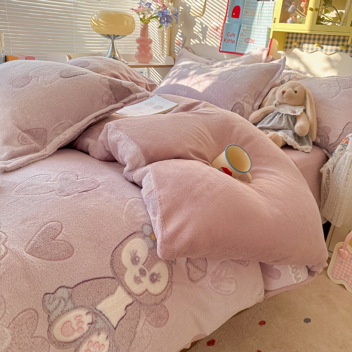 91家纺网 家纺一手货源 找家纺 韩巢家纺 2025新款高克重雪花绒牛奶绒四件套系列 幸运兔
