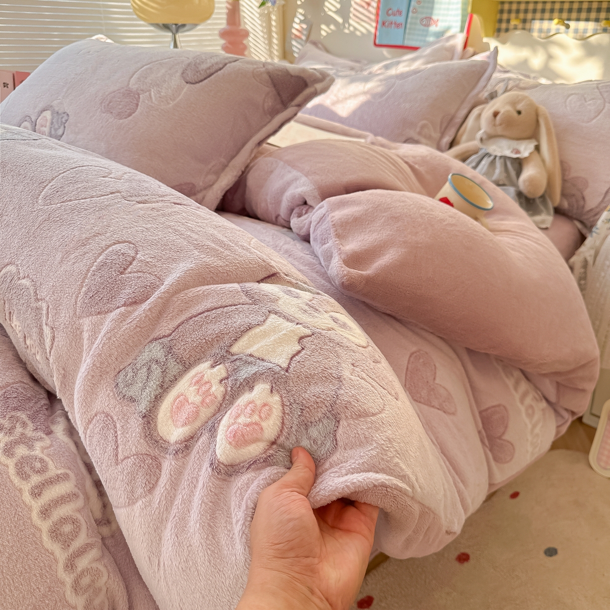 91家纺网 家纺一手货源 找家纺 韩巢家纺 2025新款高克重雪花绒牛奶绒四件套系列 幸运兔