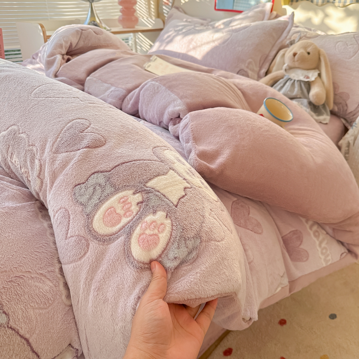 91家纺网 家纺一手货源 找家纺 韩巢家纺 2025新款高克重雪花绒牛奶绒四件套系列 幸运兔