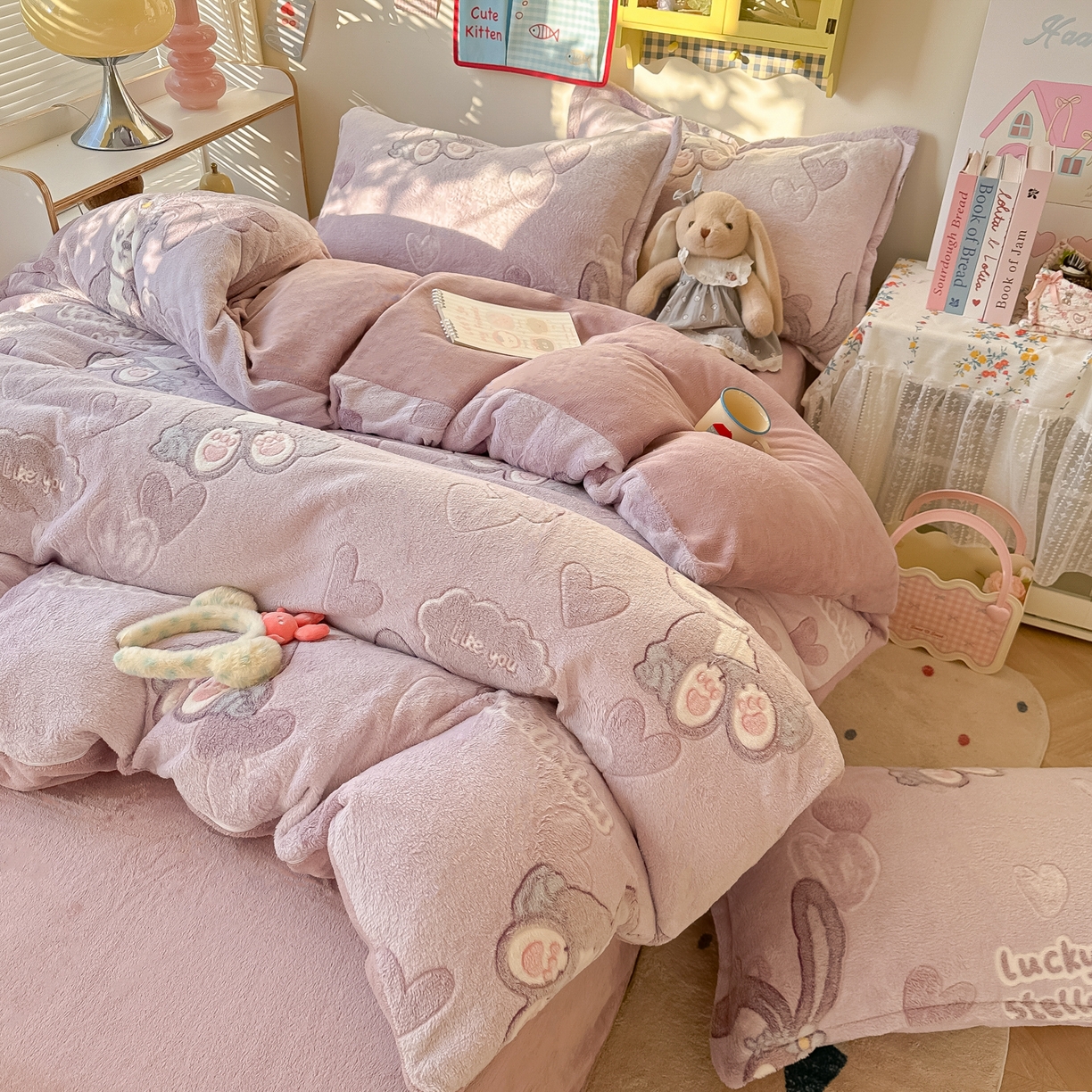 91家纺网 家纺一手货源 找家纺 韩巢家纺 2025新款高克重雪花绒牛奶绒四件套系列 幸运兔