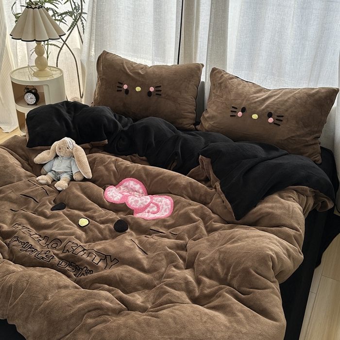 91家纺网 家纺一手货源 找家纺 （总）优色良品家纺 2025新款亲肤舒适高克重牛奶绒毛巾绣套件四件套