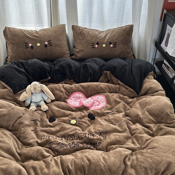 91家纺网 家纺一手货源 找家纺 （总）优色良品家纺 2025新款亲肤舒适高克重牛奶绒毛巾绣套件四件套