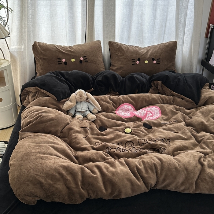 91家纺网 家纺一手货源 找家纺 （总）优色良品家纺 2025新款亲肤舒适高克重牛奶绒毛巾绣套件四件套