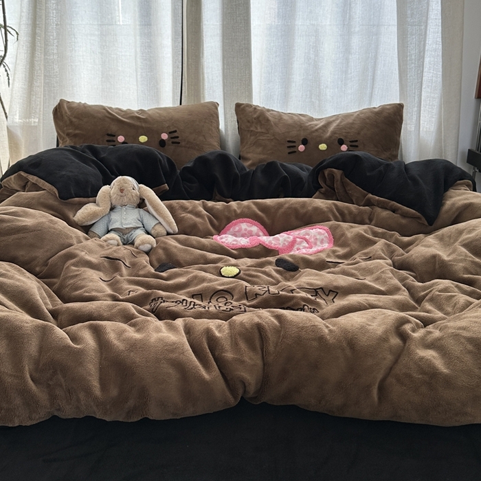 91家纺网 家纺一手货源 找家纺 （总）优色良品家纺 2025新款亲肤舒适高克重牛奶绒毛巾绣套件四件套