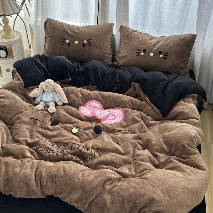 91家纺网 家纺一手货源 找家纺 （总）优色良品家纺 2025新款亲肤舒适高克重牛奶绒毛巾绣套件四件套