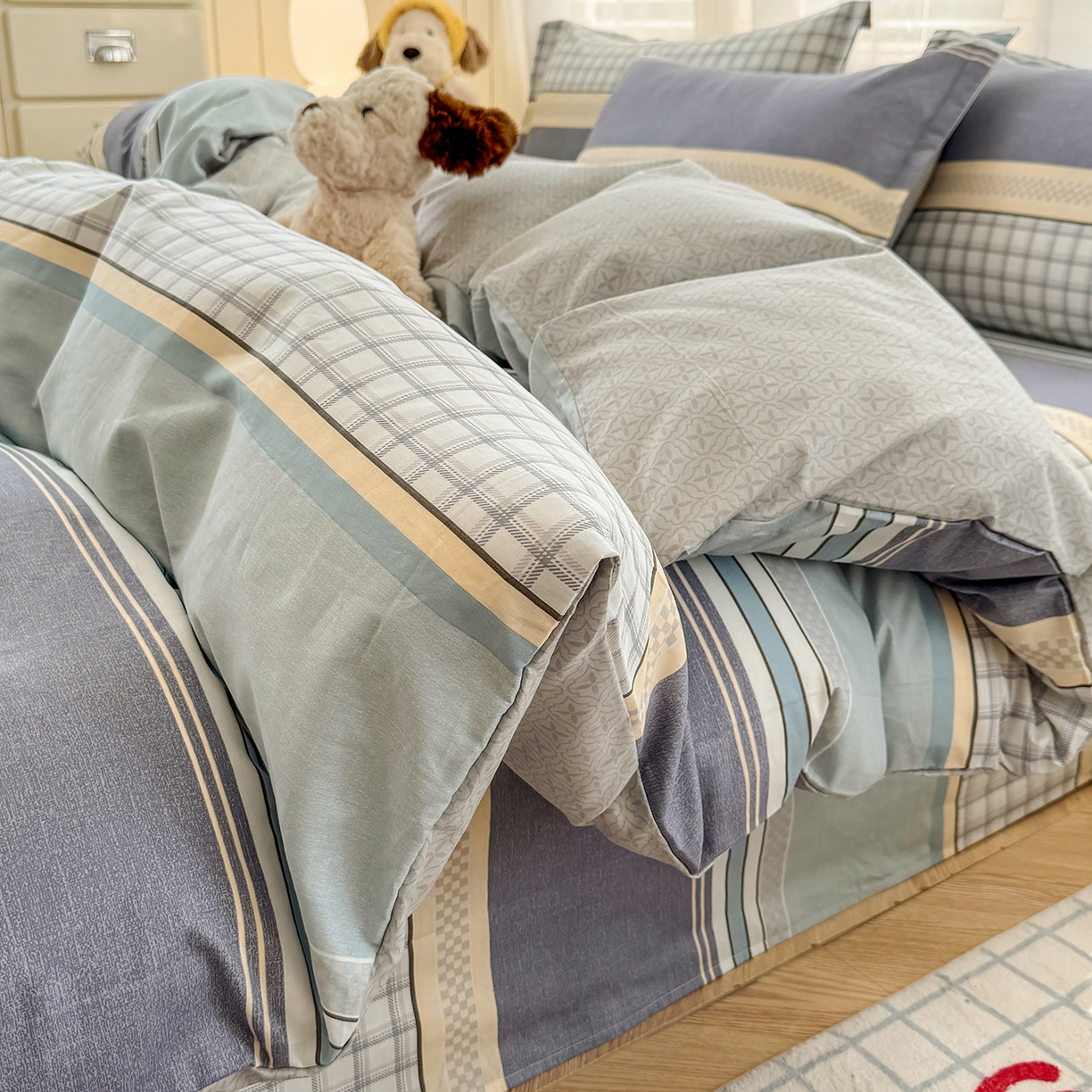 91家纺网 家纺一手货源 找家纺 尚帛 2026新款全棉品质喷气印花爆款四件套 多规格套件 单品系列-场景一 爱之艺术-灰