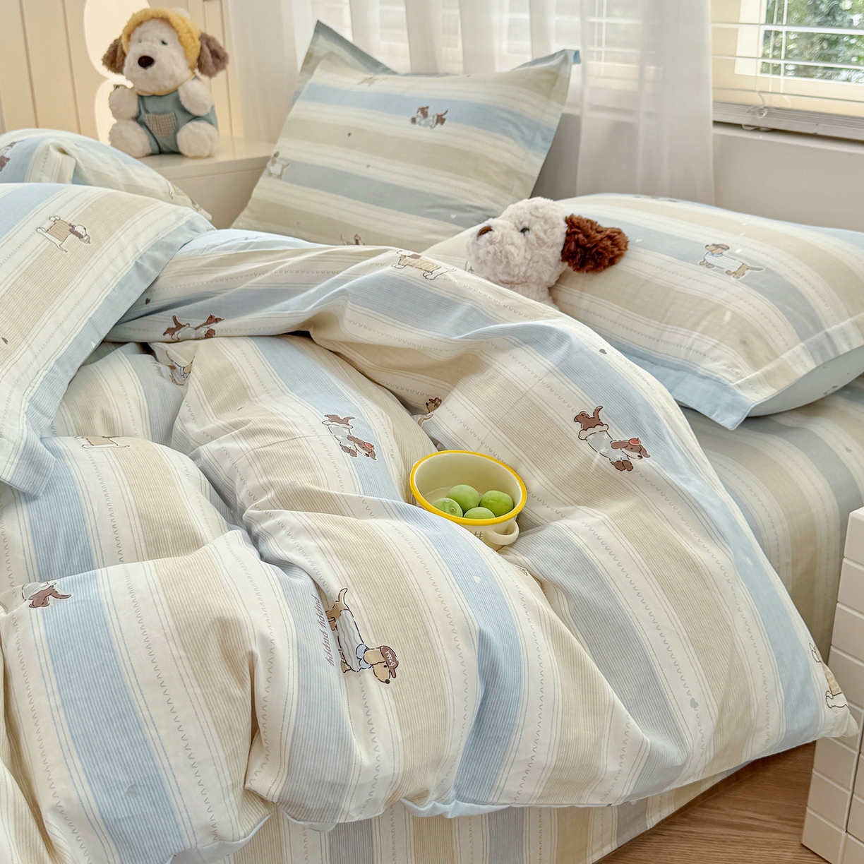 91家纺网 家纺一手货源 找家纺 尚帛 2026新款全棉品质喷气印花爆款四件套 多规格套件 单品系列-场景一 奔跑小狗