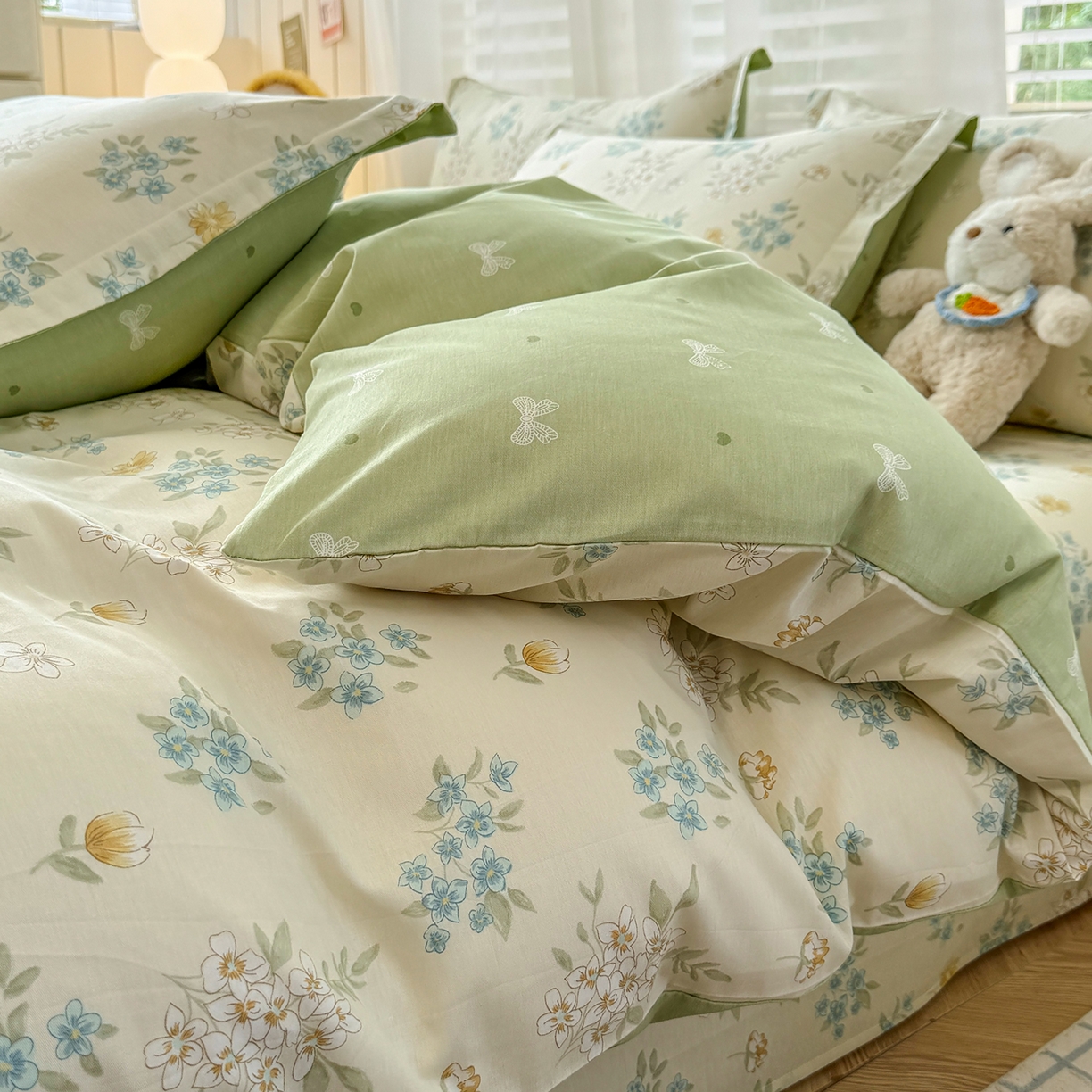 91家纺网 家纺一手货源 找家纺 尚帛 2026新款全棉品质喷气印花爆款四件套 多规格套件 单品系列-场景一 春漫庭