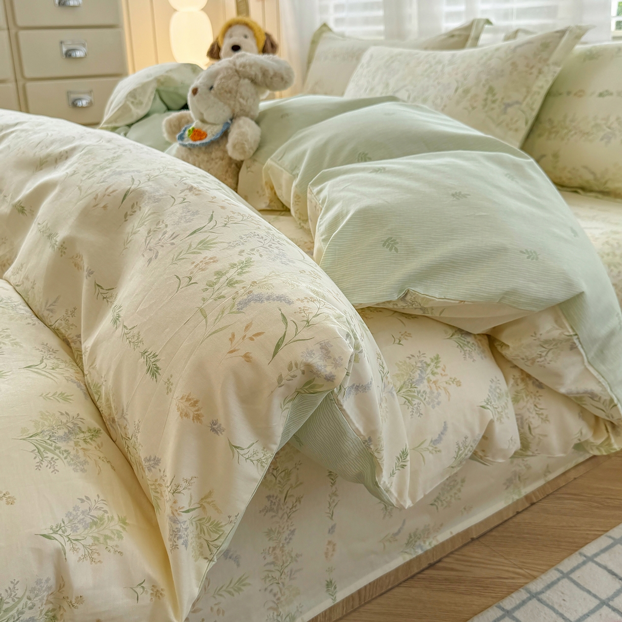 91家纺网 家纺一手货源 找家纺 尚帛 2026新款全棉品质喷气印花爆款四件套 多规格套件 单品系列-场景一 丛草集