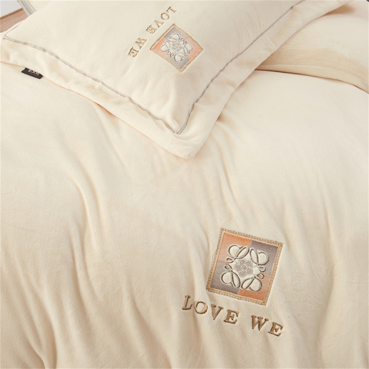 91家纺网 家纺一手货源 找家纺 （总）芯丝路枕业 2025新款蚕丝棉四件套系列-梵威系列