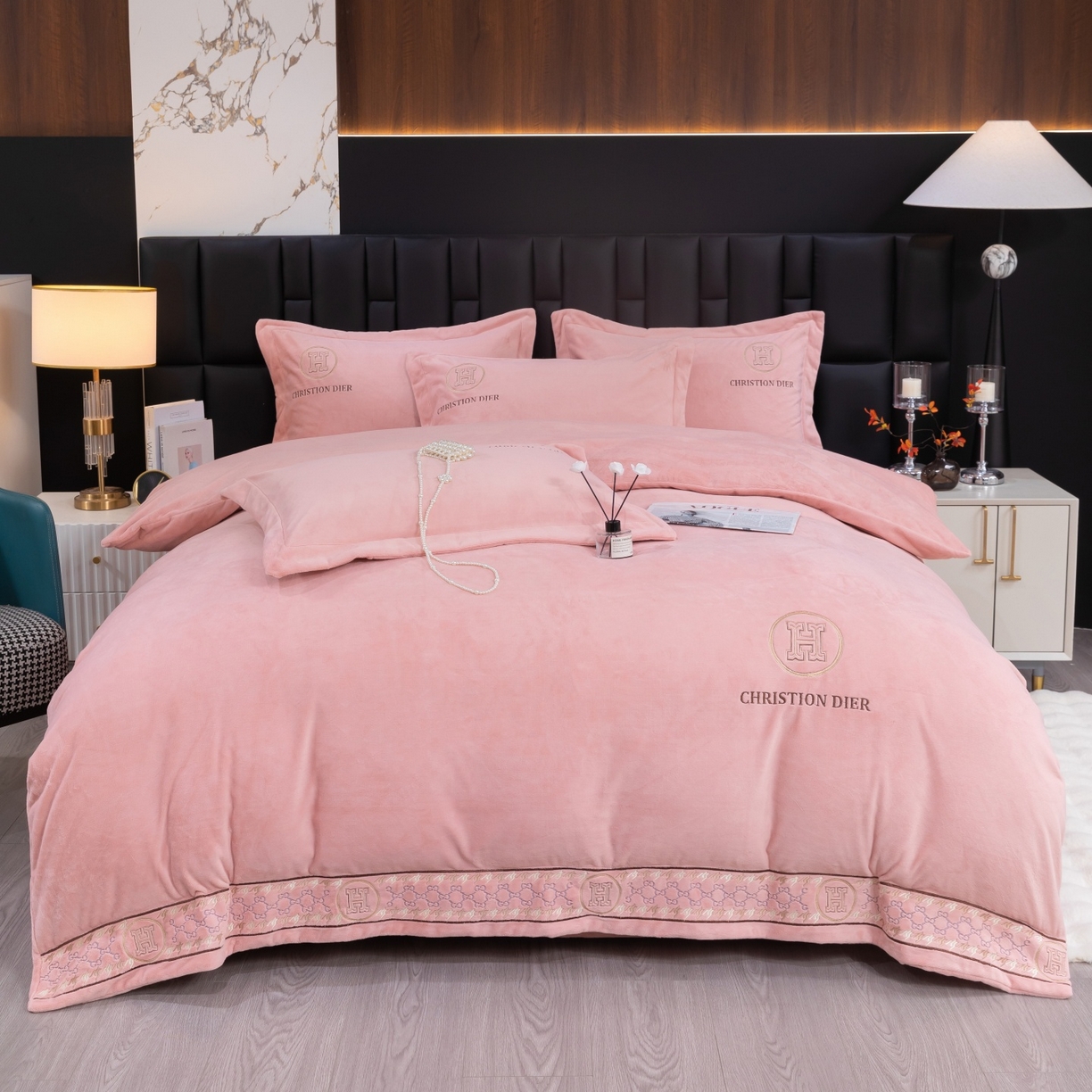 91家纺网 家纺一手货源 找家纺 （总）好漂靓家纺 2025新款75D全光慕丝绒保暖四件套-摩登时代