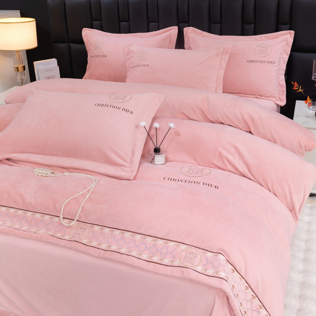 91家纺网 家纺一手货源 找家纺 （总）好漂靓家纺 2025新款75D全光慕丝绒保暖四件套-摩登时代