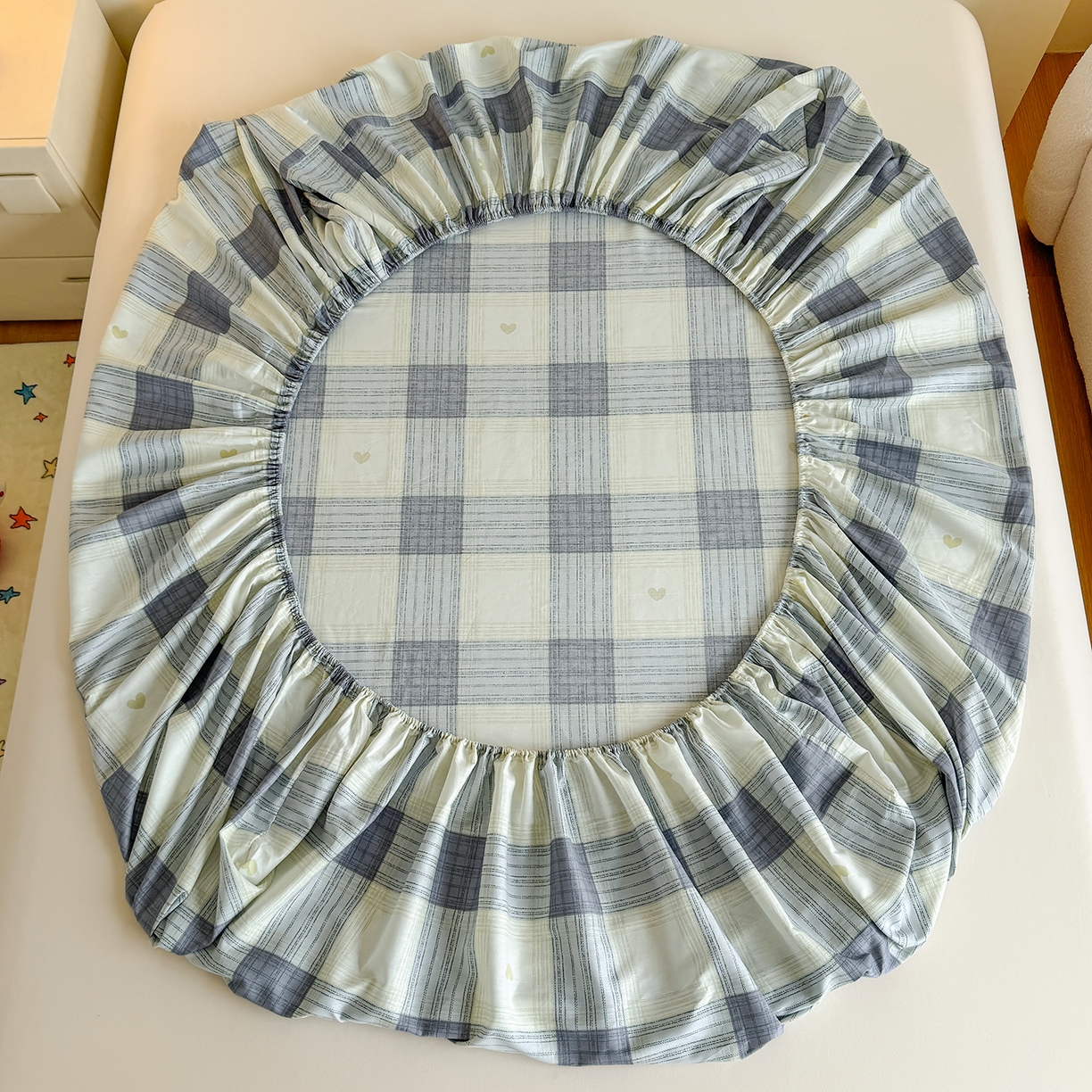 91家纺网 家纺一手货源 找家纺 尚帛 2026新款全棉品质喷气印花爆款四件套 多规格套件 单品系列-单床笠 初心-灰