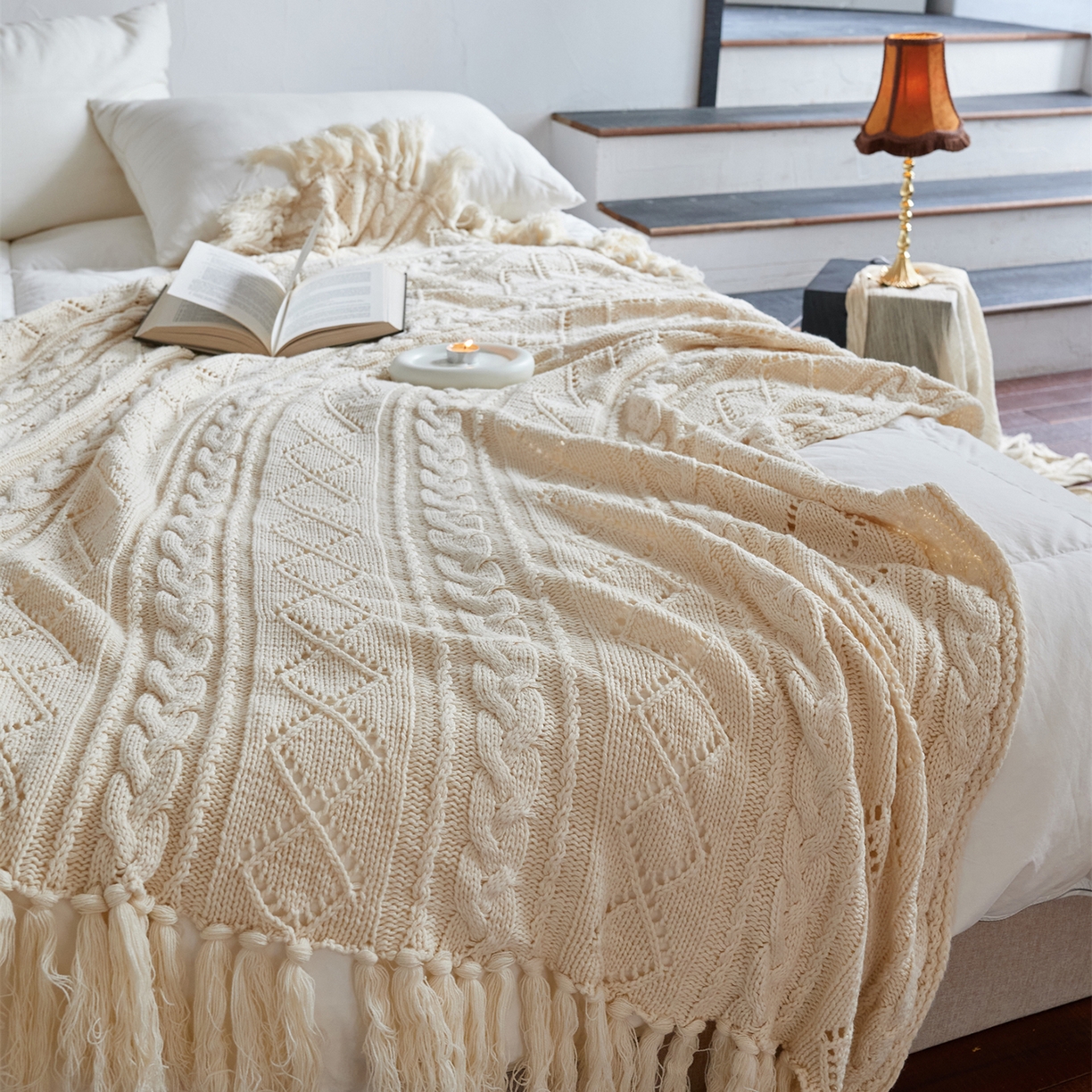 91家纺网 家纺一手货源 找家纺 （总）暖绵绵家纺 2025新款针织流苏针织毯-克拉白（最低零售价：248元）