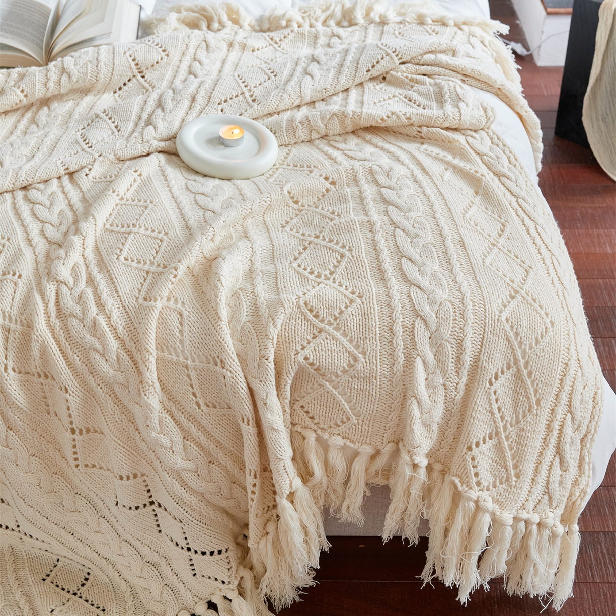 91家纺网 家纺一手货源 找家纺 （总）暖绵绵家纺 2025新款针织流苏针织毯-克拉白（最低零售价：248元）