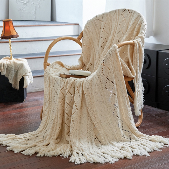 91家纺网 家纺一手货源 找家纺 （总）暖绵绵家纺 2025新款针织流苏针织毯-克拉白（最低零售价：248元）