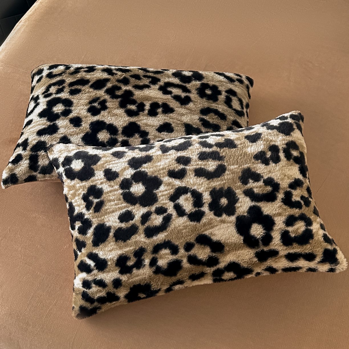 91家纺网 家纺一手货源 找家纺 （总）乐窝家纺仓储 2025新款美拉德复古印花兔毛绒牛奶绒皮草绒床裙款四件套跨境外贸专供