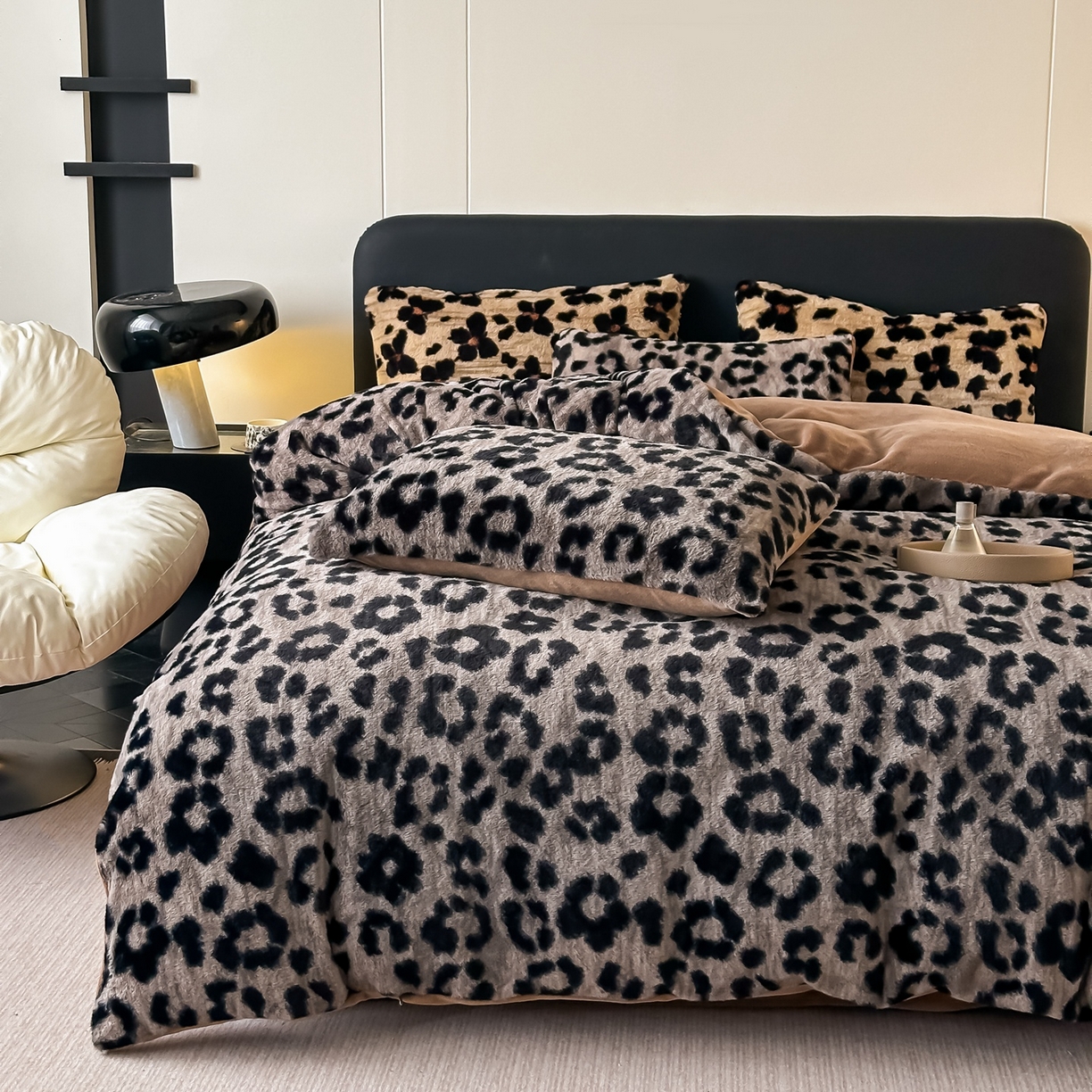 91家纺网 家纺一手货源 找家纺 乐窝家纺仓储 2025新款美拉德复古印花兔毛绒牛奶绒皮草绒床裙款四件套跨境外贸专供 时尚豹纹