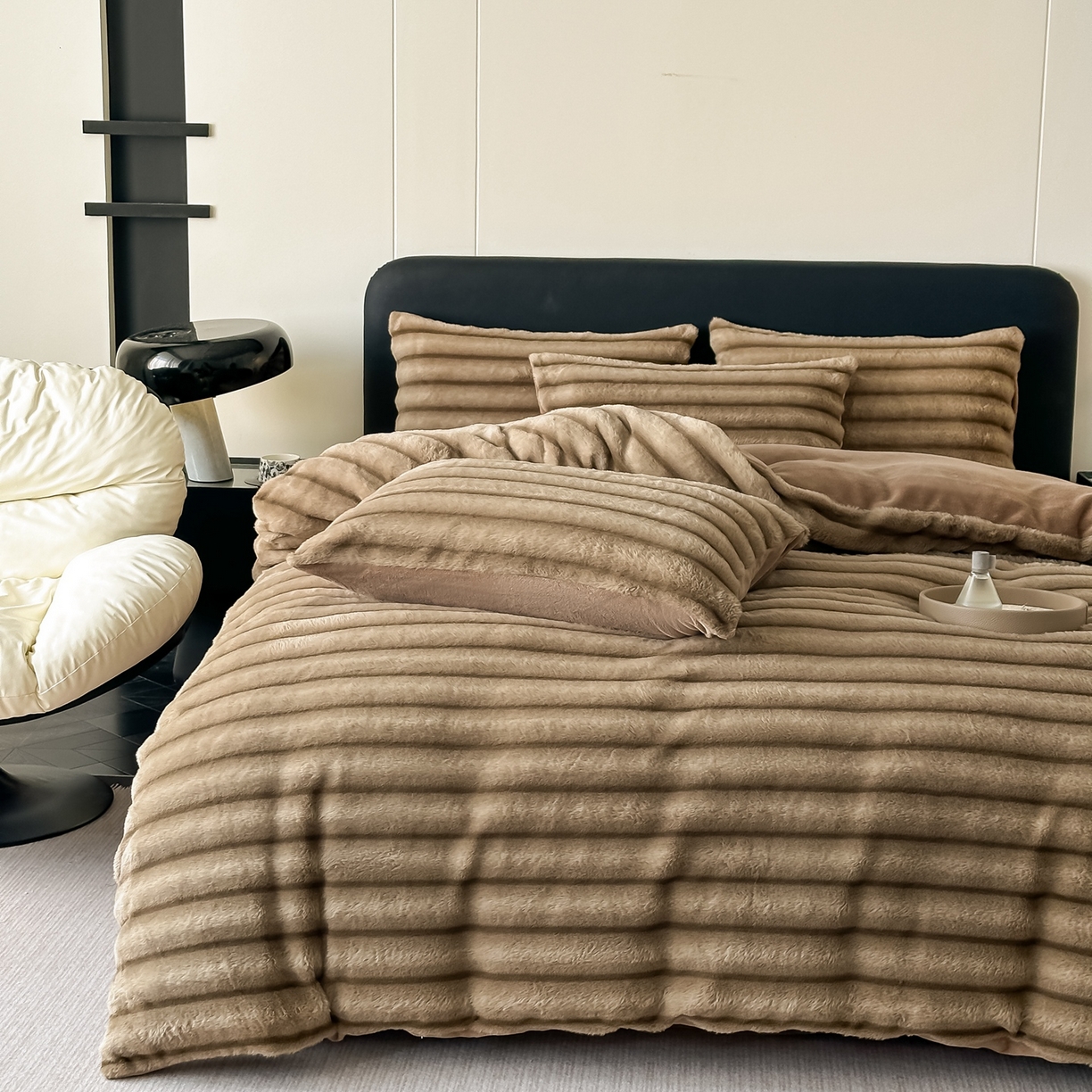 91家纺网 家纺一手货源 找家纺 乐窝家纺仓储 2025新款美拉德复古印花兔毛绒牛奶绒皮草绒床裙款四件套跨境外贸专供 奶油咖