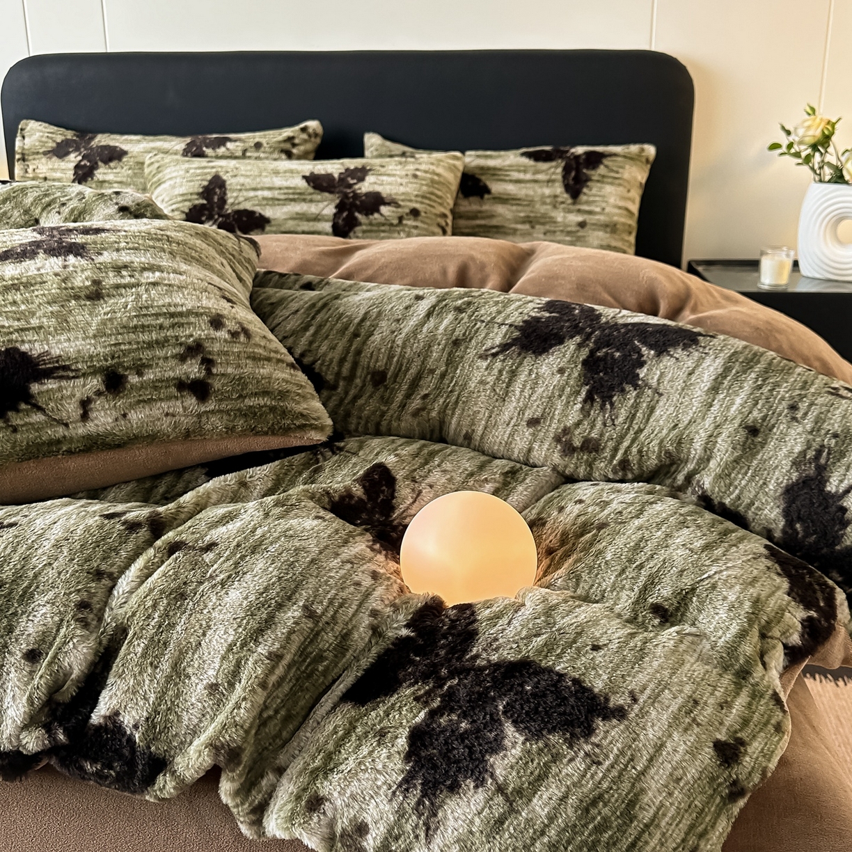 91家纺网 家纺一手货源 找家纺 乐窝家纺仓储 2025新款美拉德复古印花兔毛绒牛奶绒皮草绒床裙款四件套跨境外贸专供 优雅蝴蝶