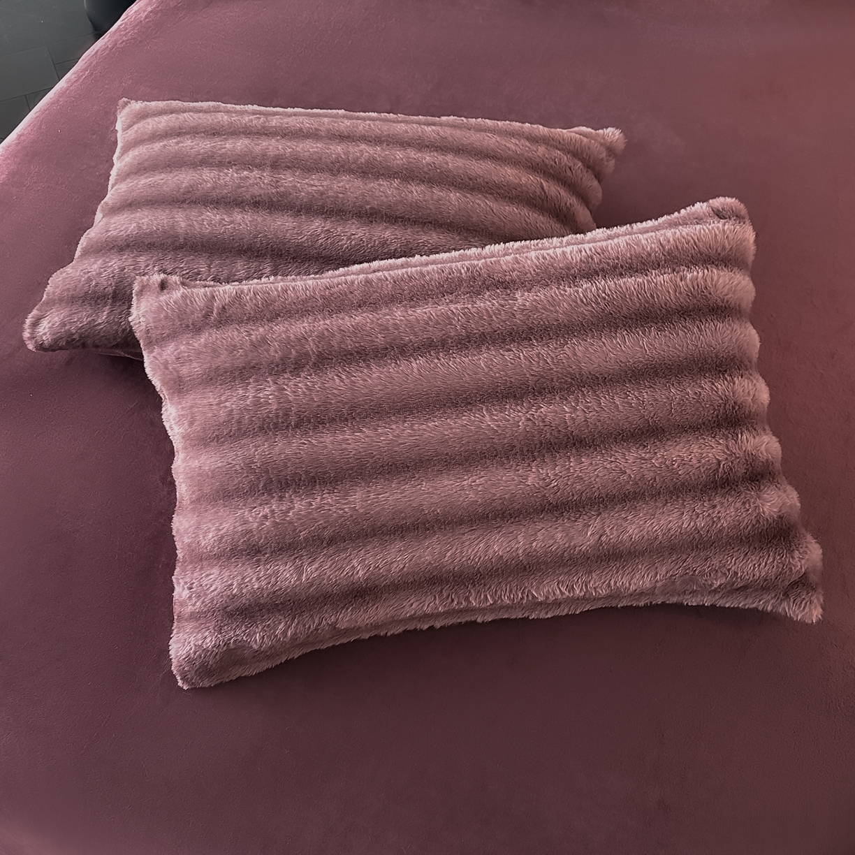 91家纺网 家纺一手货源 找家纺 乐窝家纺仓储 2025新款美拉德复古印花兔毛绒牛奶绒皮草绒床裙款四件套跨境外贸专供 优雅紫