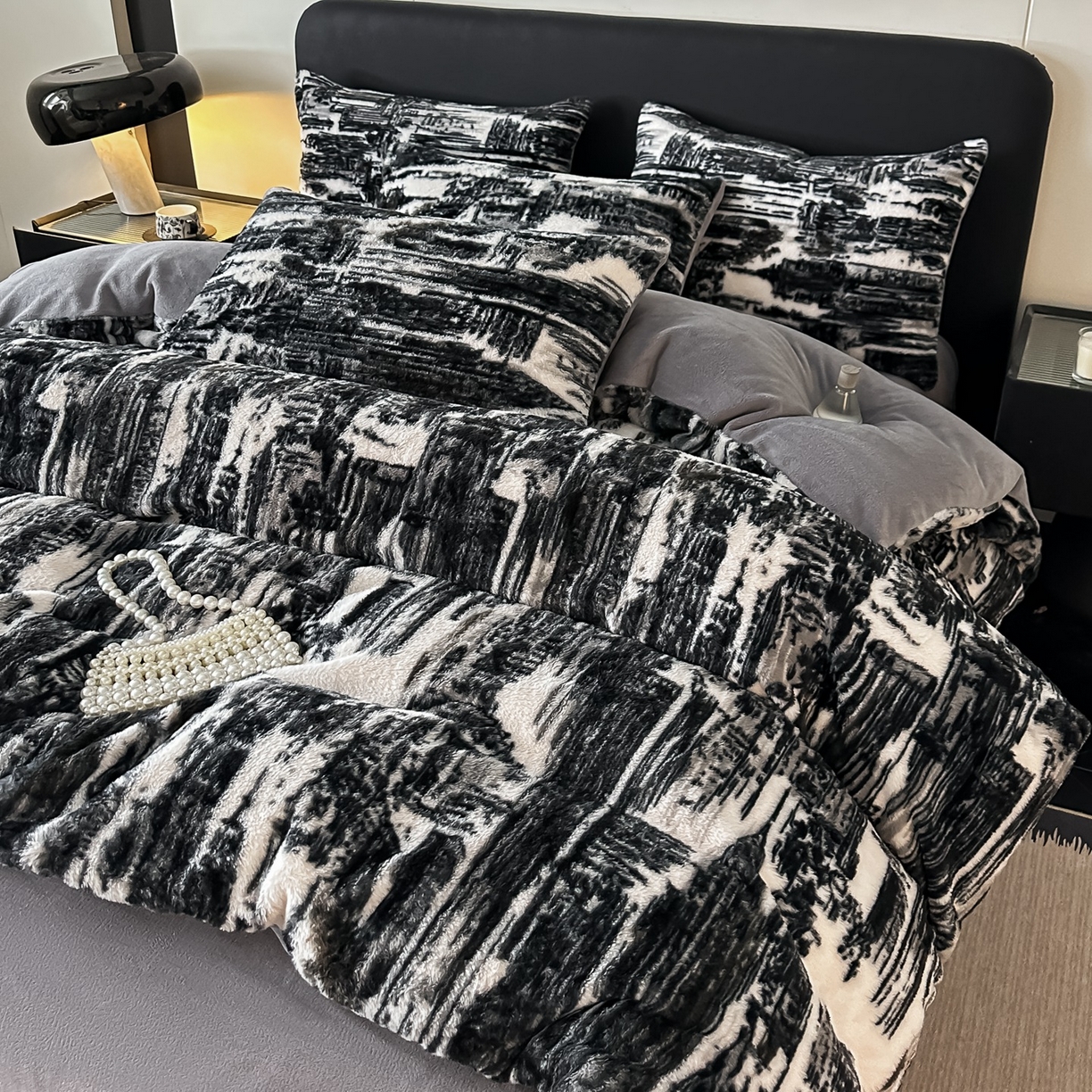 91家纺网 家纺一手货源 找家纺 乐窝家纺仓储 2025新款美拉德复古印花兔毛绒牛奶绒皮草绒床裙款四件套跨境外贸专供 大好山河