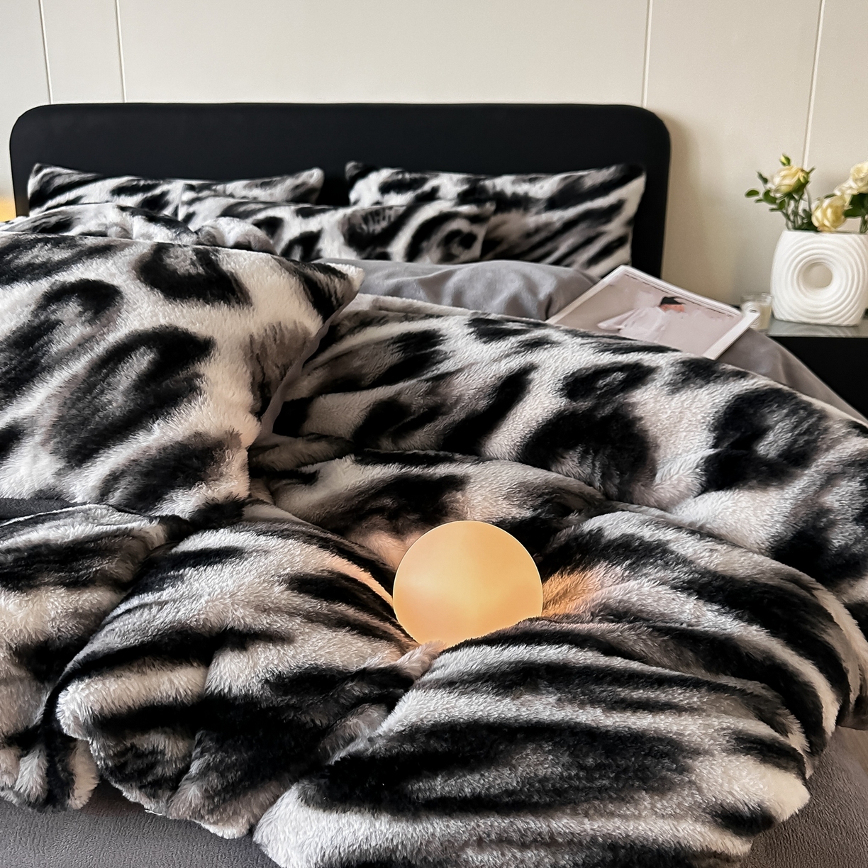 91家纺网 家纺一手货源 找家纺 乐窝家纺仓储 2025新款美拉德复古印花兔毛绒牛奶绒皮草绒床裙款四件套跨境外贸专供 轻奢豹纹