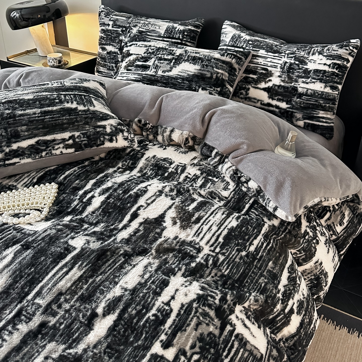 91家纺网 家纺一手货源 找家纺 乐窝家纺仓储 2025新款美拉德复古印花兔毛绒牛奶绒皮草绒床裙款四件套跨境外贸专供 大好山河